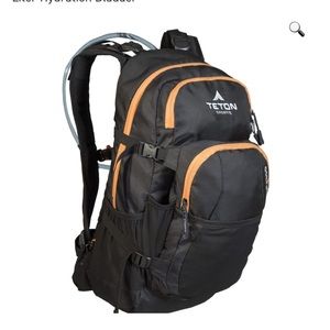 NWT Teton Oasis 1200 Hydration Pack w/ Bladder